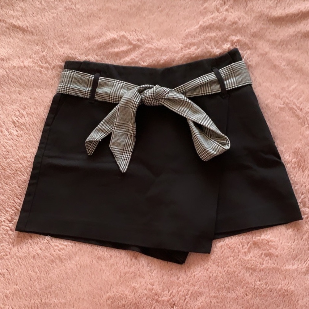 Zara XS mini skort